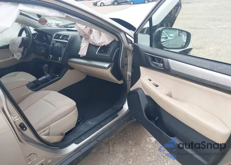 2019 Subaru Outback 2.5I Premium из США, поврежденный, VIN 4S4BSAFC3K3307704